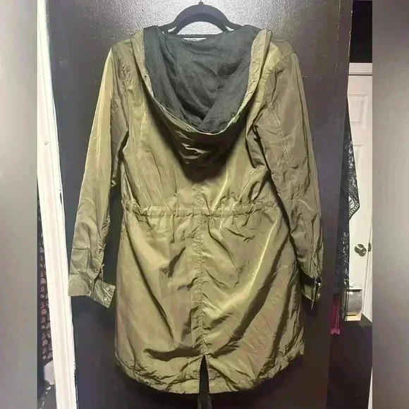 Miss Lili Woman’s Size Small Rain Jacket Winter Jacket Fall - Picture 2 of 6